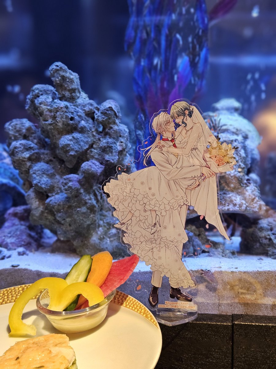 rtttttaakaa's tweet photo. アフター、レイナが探してくれた水槽があって推しをプリントしてくれるプランで推しへの愛を再確認した😌🫶
レイナの買った匿名さんのアクスタを飾らせて頂き披露宴の招待客のようでした❣️ https://t.co/3qZ099maCq