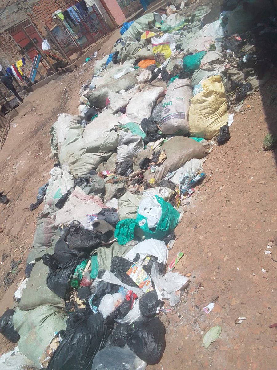 Allenliz9's tweet photo. This is in kifumbira zone,off mawanda road! https://t.co/lJiYAzIXzO
