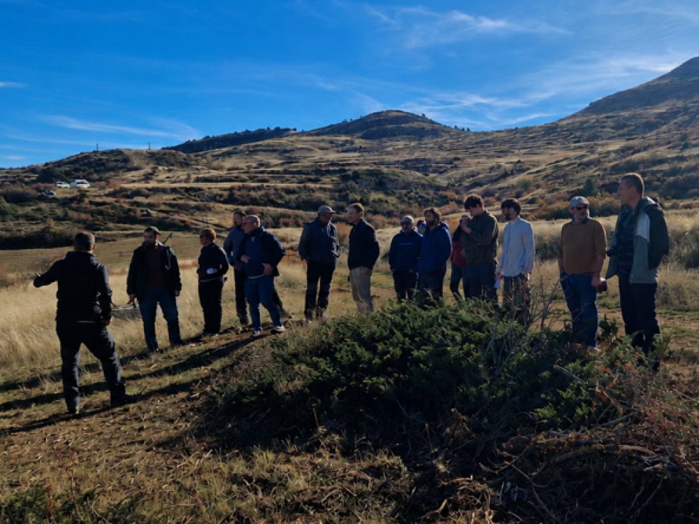 GobAragon's tweet photo. 🌱 Nace Teruel AgroForestal, una red para fortalecer la innovación y la transferencia de conocimiento en el sector agroforestal.

👨‍🌾 Liderado por el Centro de Innovación en Bioeconomía Rural de Teruel (CITAte), el proyecto conectará investigación, empresas, administraciones y productores para afrontar los principales retos del territorio.

🔗 https://t.co/TlO3daUpmD