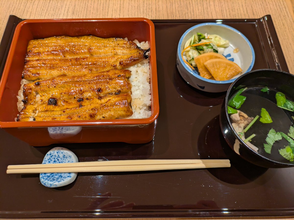 chacrap_'s tweet photo. 名古屋以外でうなぎ食べるの超久しぶりだった。 https://t.co/E0o6XWWW8q