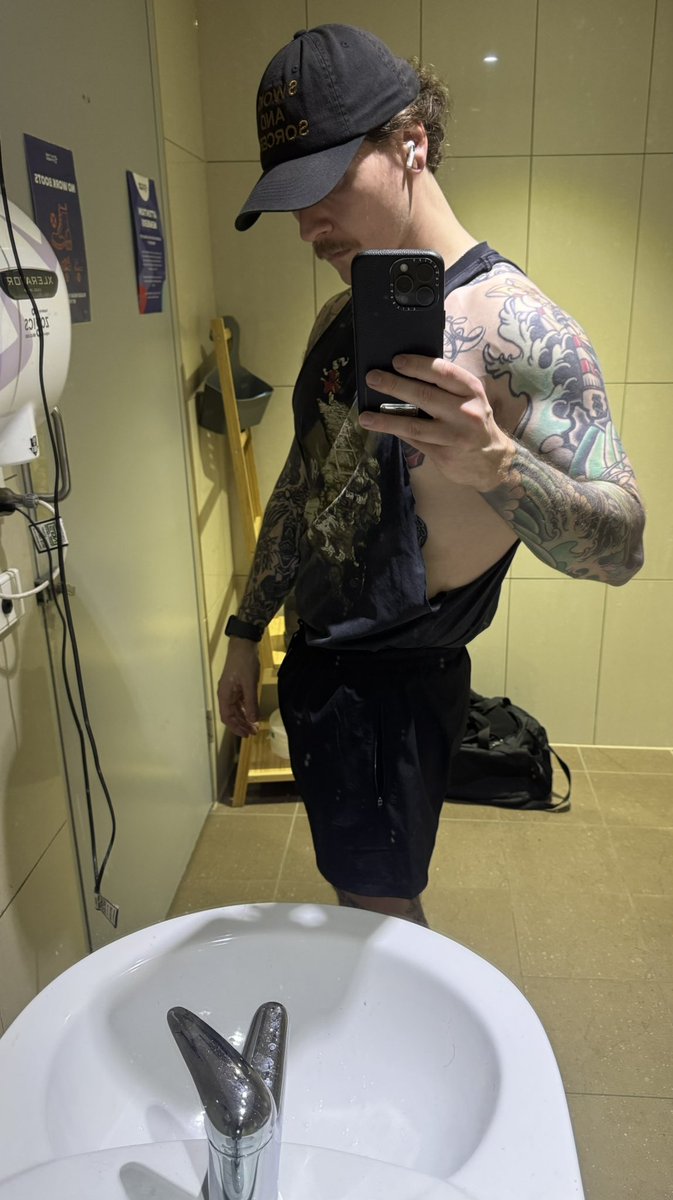 direwvlf's tweet photo. bit of an extended mental health break from socials and wrestling - 15kgs down too https://t.co/Oql853mMyM