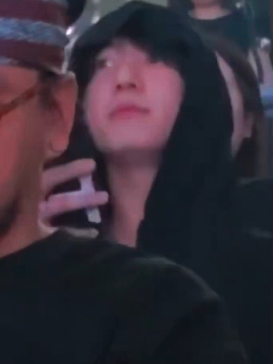IMGOLDENCARD's tweet photo. he’s so cute omg https://t.co/Op5fwYSCEm