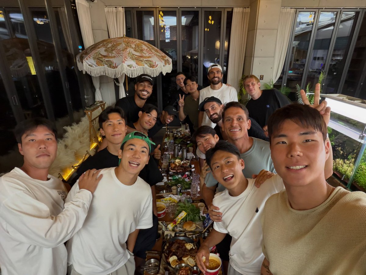3qordl's tweet photo. 내팀너무예뽀 . . 😭💚 https://t.co/Nb2Wv0S3Q3