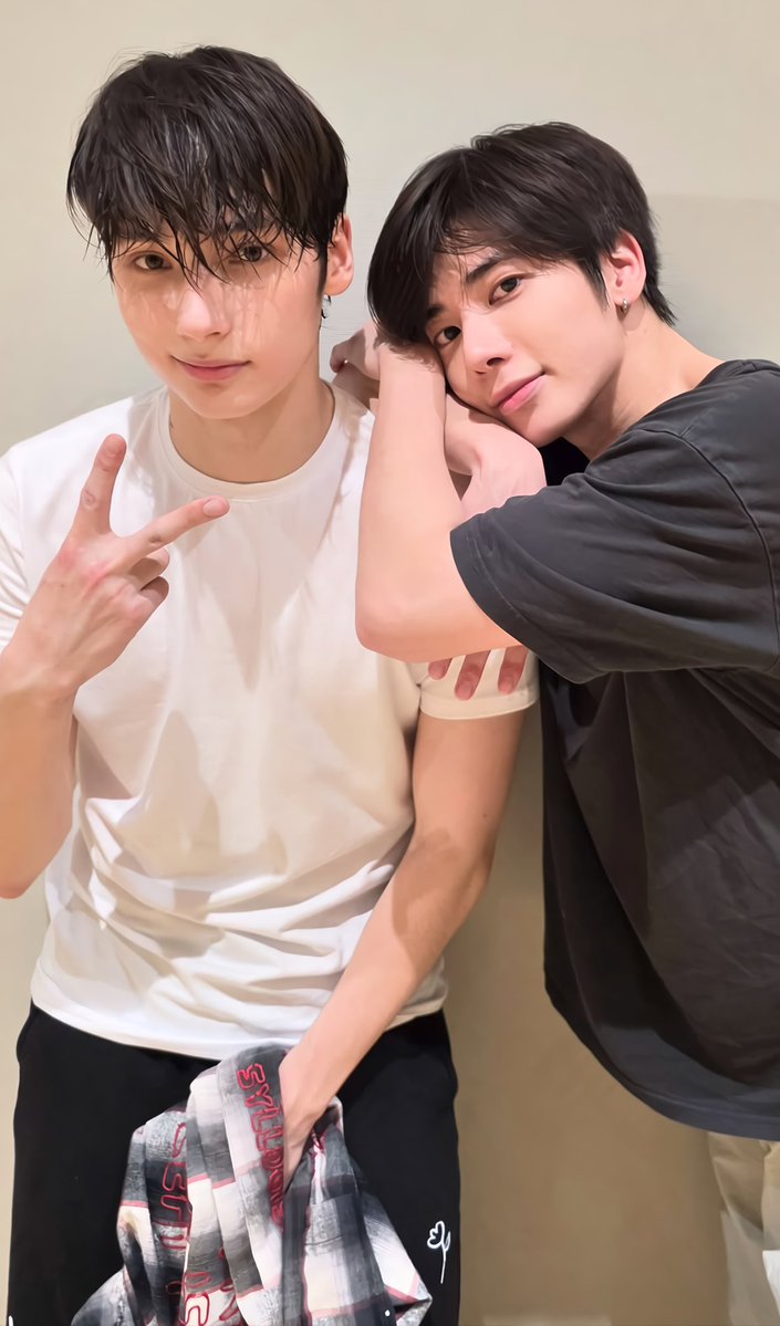 zerozerozero_32's tweet photo. 260726📸TXT：TAEHYUN＆HUENINGKAI🥰🥰

#태현 #휴닝카이 https://t.co/PyU7gVZb1V
