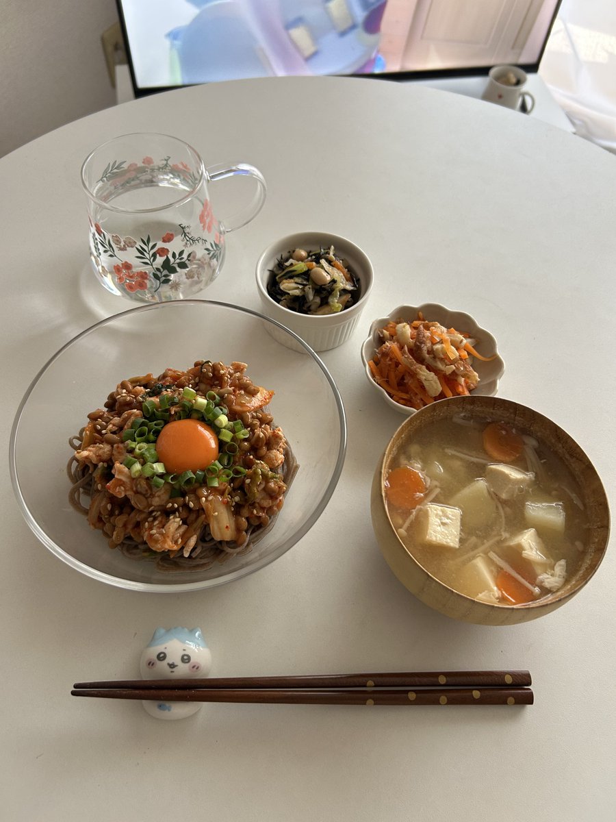 4molsen's tweet photo. 今日のお昼は、納豆豚キム蕎麦でした！ https://t.co/dVB3RxsEEv