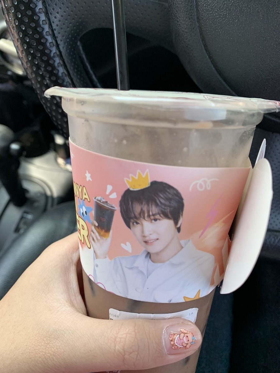 edwardsteen08's tweet photo. gemesss, ternyata bisa request buat sleevenya. jujur endul bgt banana choco less sugarnya gonna repeat order sih ini🥹💗 https://t.co/QZj21AaHmh