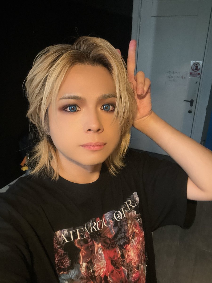 opera_ayame's tweet photo. 今日は富山公演、こちらも久しぶりですがとても楽しかったです！
コロナの時に一度閉めたとのことですが、こうしてまたここのステージに立つことができて会場の皆様にも感謝です！
昨日からの北陸シリーズも終わり、また必ず北陸を攻めに行きたいですね🔥

ありがとうございました！！ https://t.co/XgmYWHKQjg