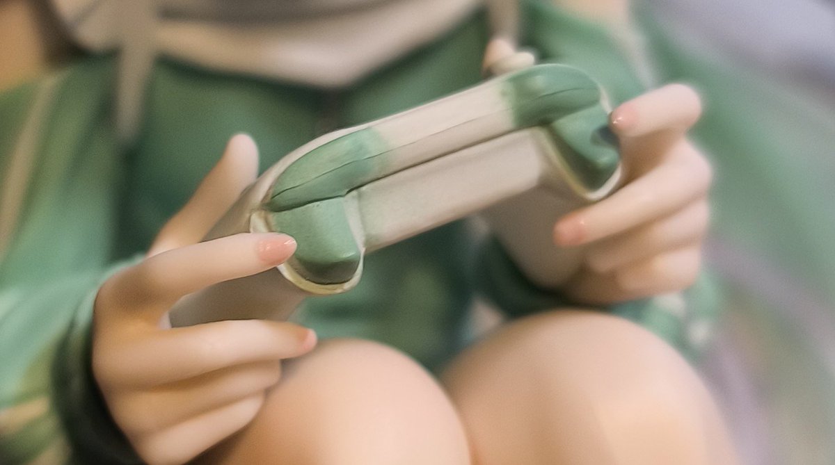kaby38's tweet photo. ゲーミングミクやべぇ
マニキュアしてるフィギュア初めて見たわ
ちなみにペディキュアもしてる https://t.co/KbngEW1rRe