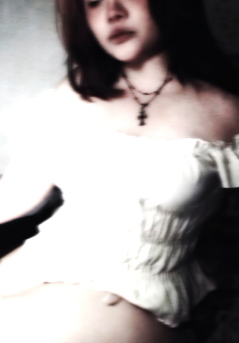 faeriib0nez's tweet photo. ruin me .ᘛ♰ᘚ. https://t.co/Y80lxCtwT3