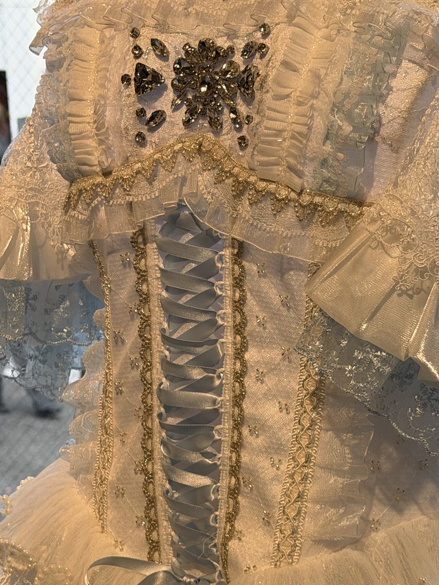 sakura___0506's tweet photo. 水色レースが繊細でとても可愛い
お袖留めとかなかなか近くで見れないから嬉しい
#YoutopIa #6E0304 #桜ひなの #成田あやの https://t.co/w3wdRiUwvo