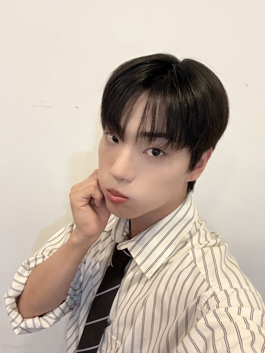 ONF_members's tweet photo. #이션 

덮머이션 영양제들어간다. https://t.co/M5DGw6FwnL