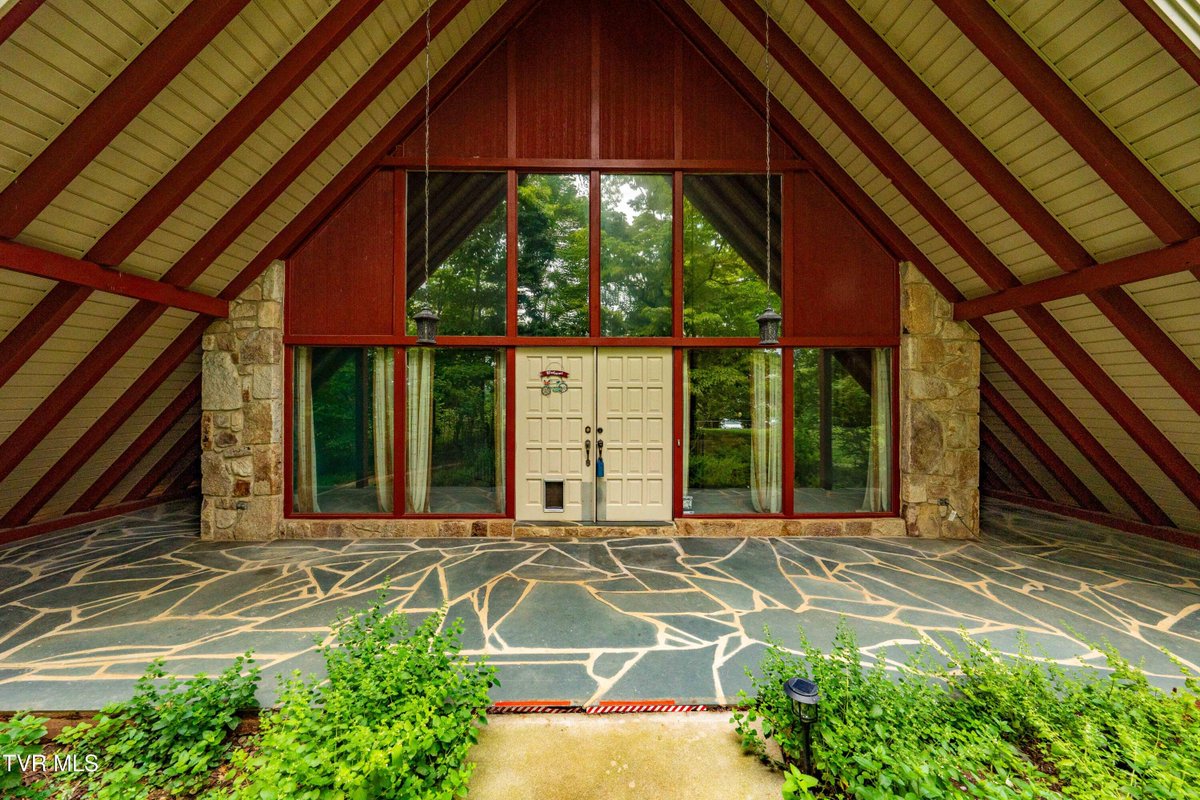 FeliciaArey's tweet photo. It's a buyer's market! See our latest price reduction in Washington County and find a dream home.
- Felicia Arey #325861 with Greater Impact Realty Jonesborough
- Contact me at 678.316.9223 https://t.co/RZ5okLiDZA