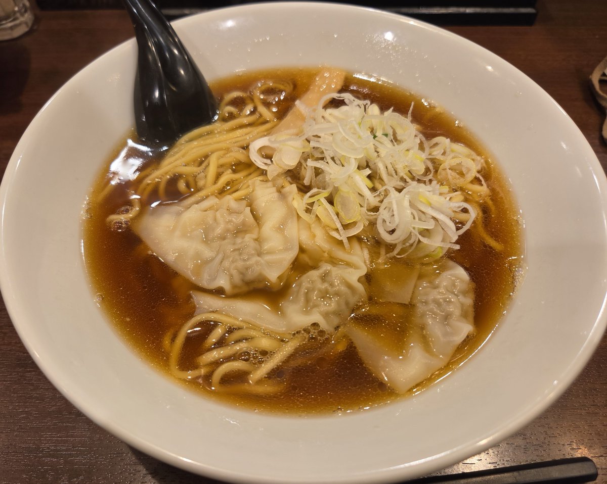 Tatoko0102's tweet photo. 晩御飯ラーメン https://t.co/mGLNwn0Ako
