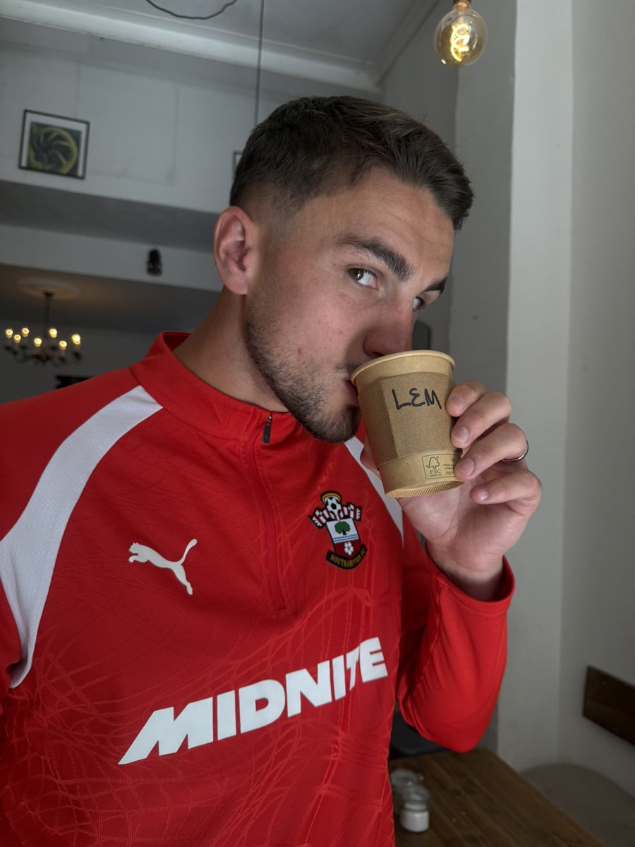 wacik7355's tweet photo. New shitpost image when baiting #saintsfc https://t.co/EVINjpnWZe