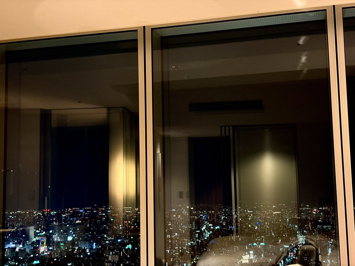 0poid's tweet photo. 昨日は部屋から花火見れました。画像にもちゃんと写っています。見えますでしょうか https://t.co/7Xe0yumP4r