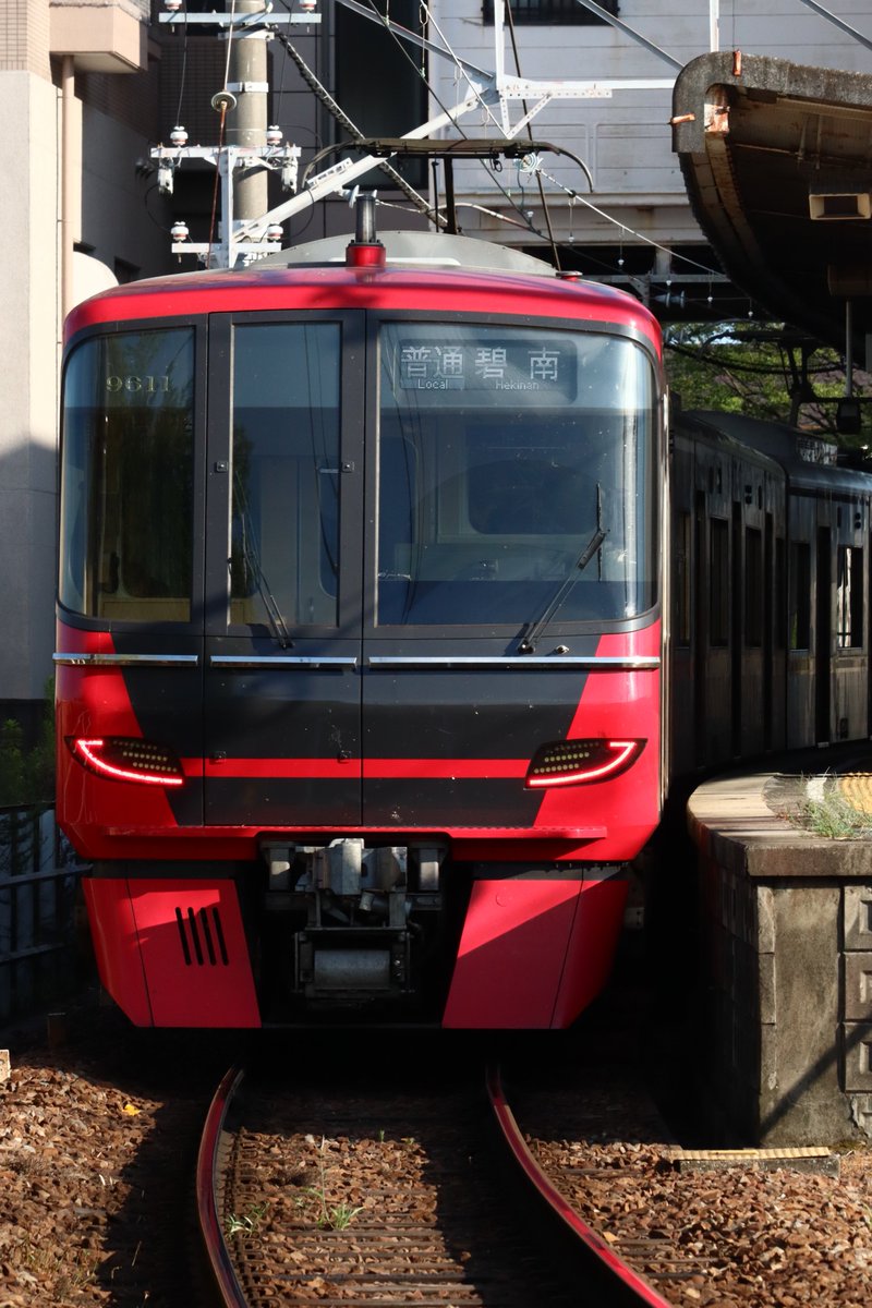 mu6417nambu's tweet photo. 三河線　1684レ〜1781レ　9511F

㊗️9500系(非貫通車)初入線
※刈谷市〜碧南間

貫通車(9521F)の営業開始で話題になった三河線ですが、刈谷市〜碧南においては今日に至るまで9500系の非貫通車は入線実績がありませんでした。
山線の9500系初入線も2年前の9511Fであり、何かと三河線に縁がある車両です。 https://t.co/FbwAQTgQkV