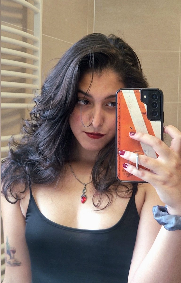 Maia 🦇 tweet media