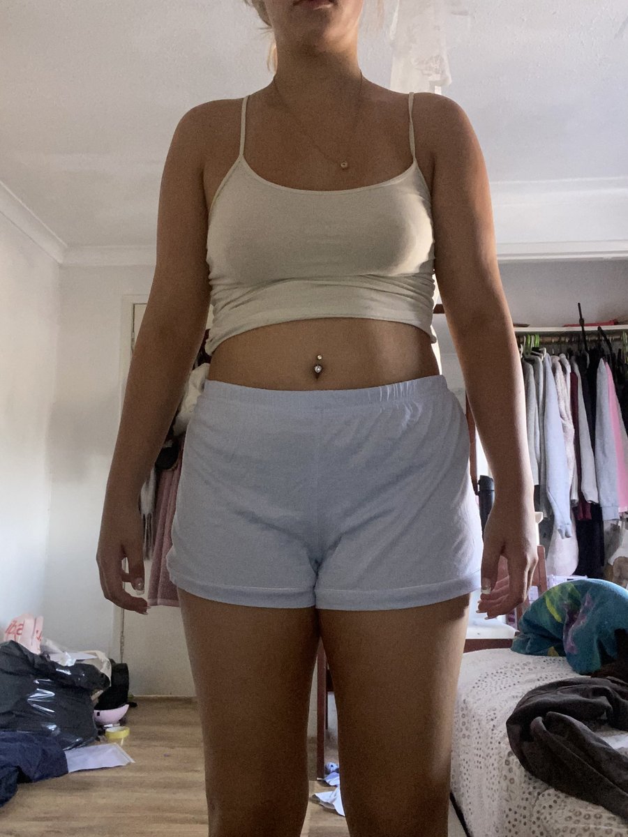 TatiFer53451's tweet photo. does it look like i’ve lost weight?? https://t.co/AwfXmjKFuS