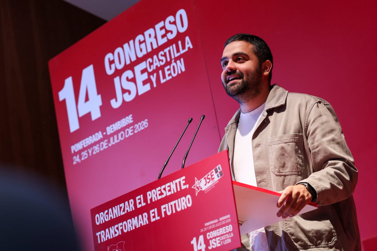 PSOE_CyL's tweet photo. ✊🏼 Organizar el presente, transformar el futuro.

Enhorabuena a @Diego__Vallejo, reelegido Secretario General de @JSCyL.

🌹 Sigamos construyendo juntos y juntas un futuro de oportunidades para la juventud de Castilla y León. https://t.co/KKJaK4r11k