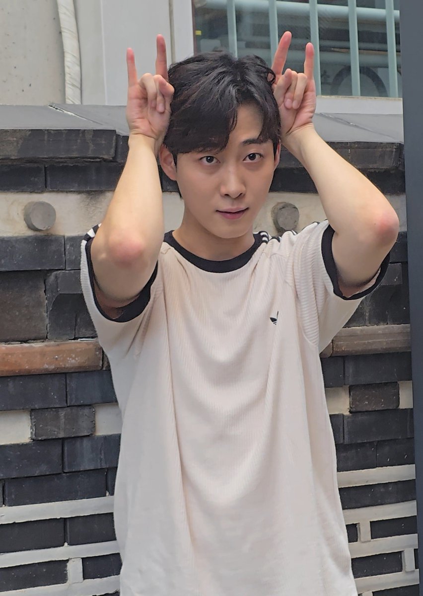 meanxmx's tweet photo. 사슴
순한 사슴
꽃사슴
사슴삼종세트

#함태규 https://t.co/fvEzERUe98