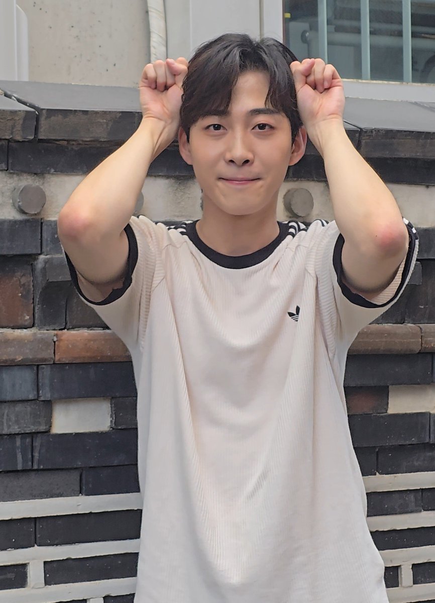 meanxmx's tweet photo. 사슴
순한 사슴
꽃사슴
사슴삼종세트

#함태규 https://t.co/fvEzERUe98