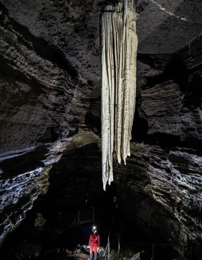 goibniusmith's tweet photo. Ireland has Europe's largest stalactite called the 'Great Stalactite', it hangs from the roof of Pol an Ionain in County Clare. It is one of the largest in the world. https://t.co/Di4up56KtZ