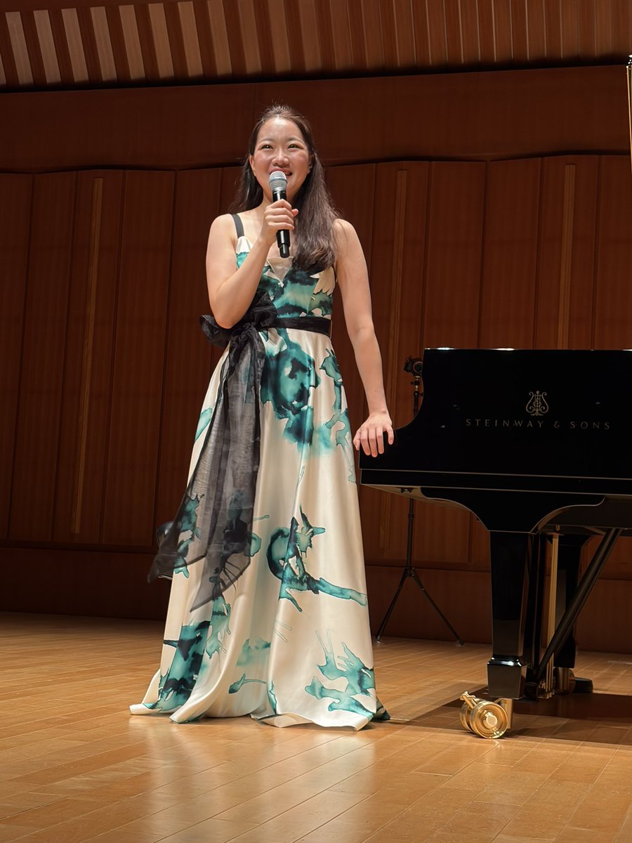 karajan113's tweet photo. #五十嵐薫子　#KAJIMOTO
浜離宮で五十嵐薫子さんのリサイタル🎹東京での本格的なリサイタルは2004年9月１日以来です♪２年前のリサイタル直後にKAJIMTO所属のアーティストになる事が発表され仲間達と喜んだのが思いだされます😊薫子さんの頑張りやKAJIMOTOさんのマネジメントで薫子さんは素晴らしいピアニストになられました👏今日も素晴らしい演奏で我々聴衆は熱狂しノクターンでは涙しました😭薫子さんのこれからもたのしみにしています✨
ブラーヴァ👏