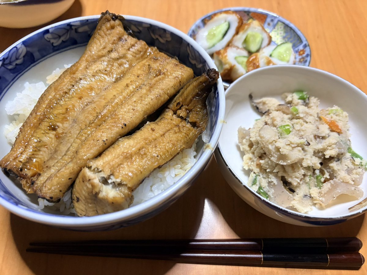 Agohige1978's tweet photo. 今日も1日お疲れ様でした(꜆*ˊᵕˋ)꜆🥒

(  ˙з˙)ｳ-(´･ω･)ﾅ-(  '罒' )ｷﾞｰ
今日は凡ミス続きで帰ってきたお
꜀(  ꜆-ࡇ-)꜆
正確さとスピードを求められるから焦る焦るヾ(･ω･`;)ﾉ
ちょいとクールダウンしないとぷしゅー！ってなるから早めに帰って来た
(´･ω･`)
復習してモコモコだおっ！ https://t.co/b8jabL1j4T