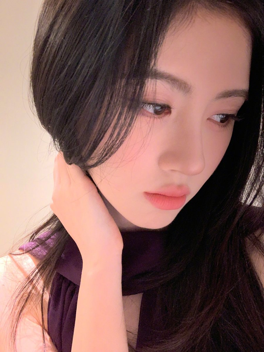 jmngyi's tweet photo. Perhaps   the     prettiest     version
of   me   🧏🏻‍♀️ is   the   one   that’s no 
longer afraid of growing in silence. https://t.co/AUuDbICFGU