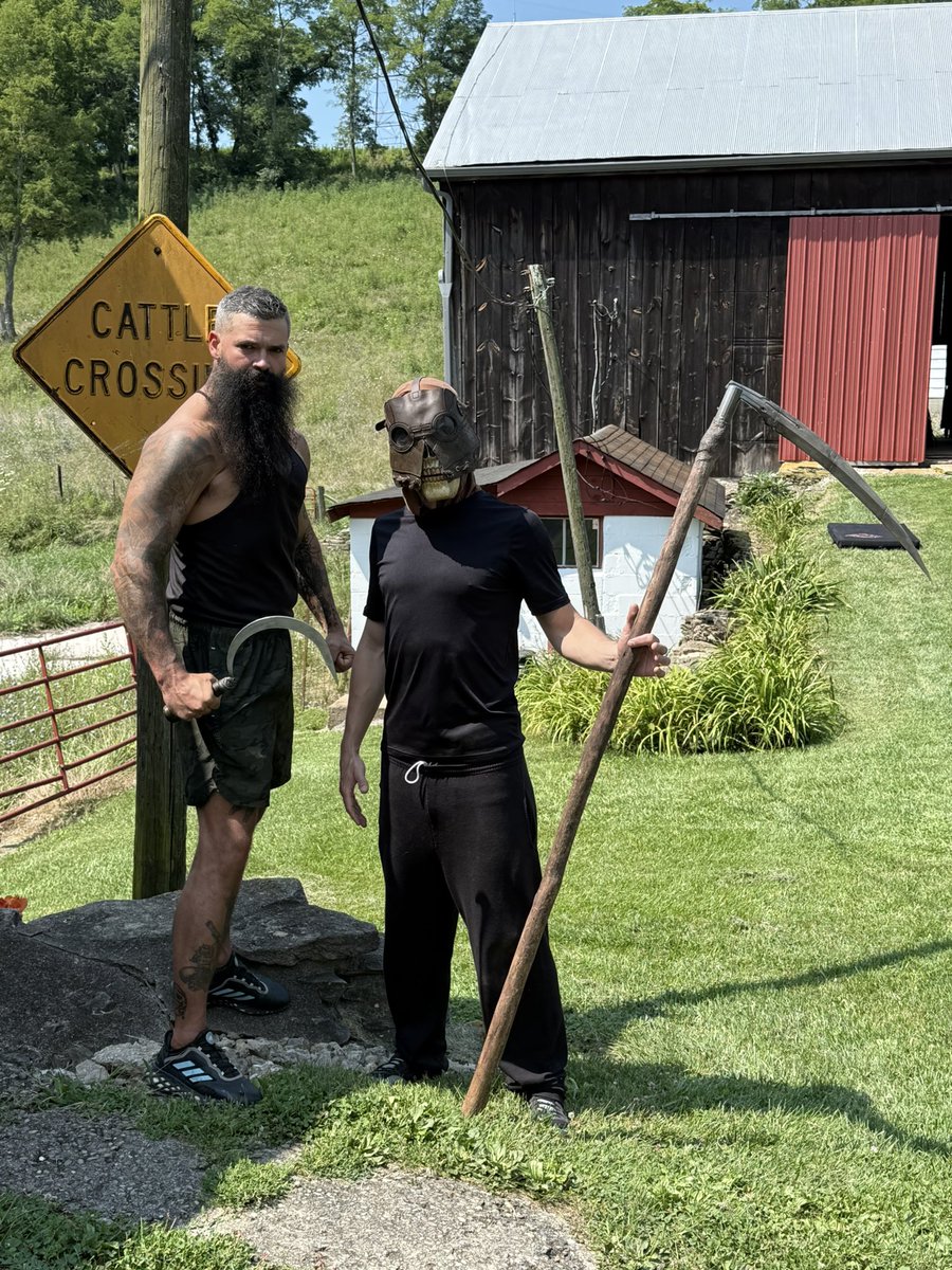 RickyGlore's tweet photo. #preproduction #bts #dontscreamdonthidejustrun
.
Had a fantastic DAY 1 of Fight Choreography Rehearsal for our #horror #indiefilm DONT SCREAM, DONT HIDE, JUST RUN!
@LordCreweKills https://t.co/pgSQvveKXs