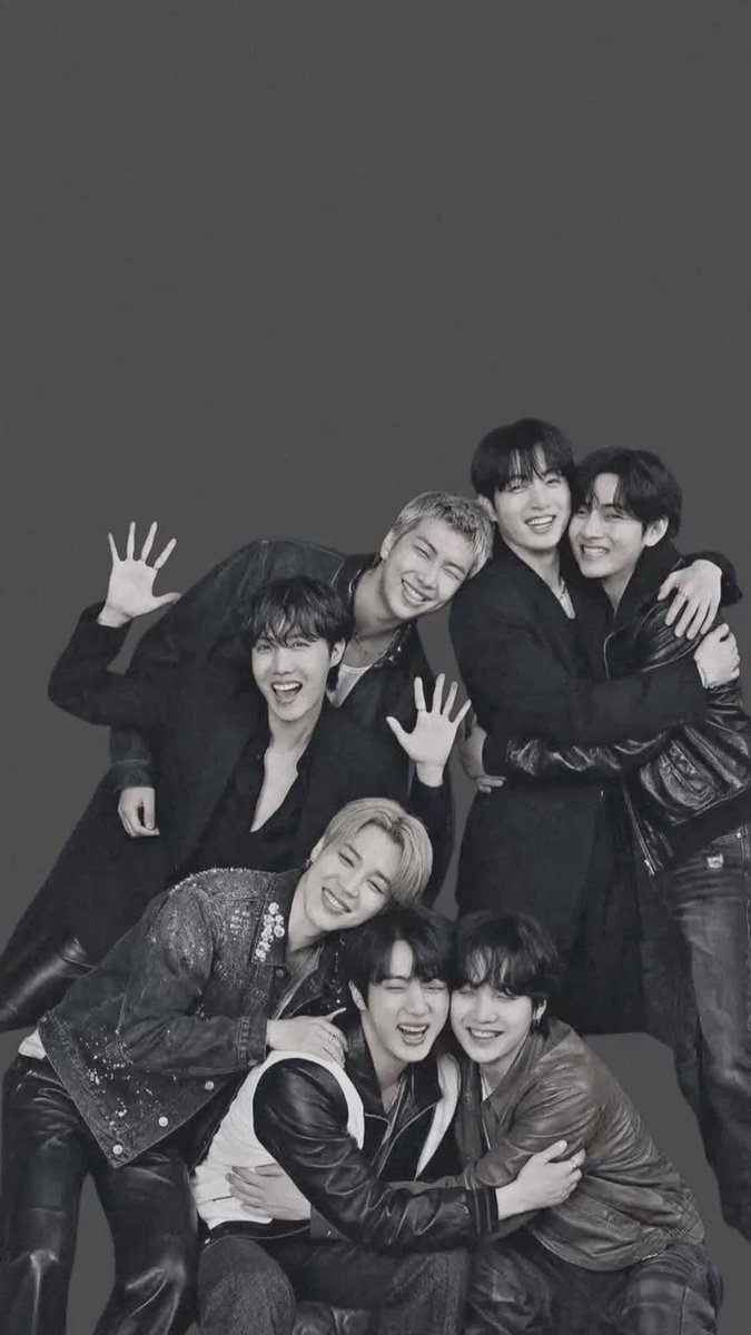 phonewallpapers's tweet photo. BTS OT7 Black &amp; White Group Wallpaper 🖤 https://t.co/vdgzilNG1C