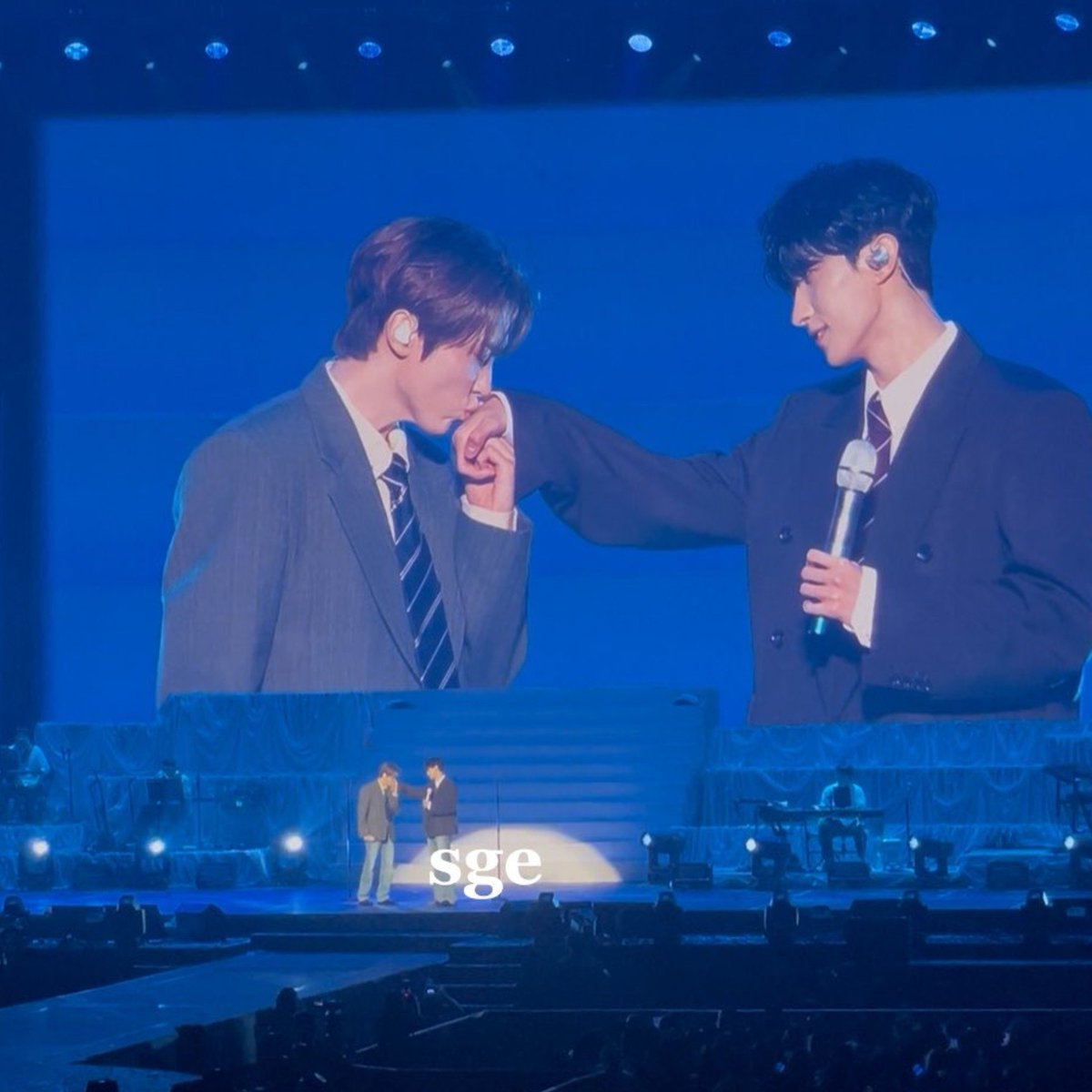 BB0O116's tweet photo. 얼씨구 난리났네ㅋㅋㅋㅋㅋㅋㅋㅋㅋㅋㅠ https://t.co/5Rl5WJ6Bge
