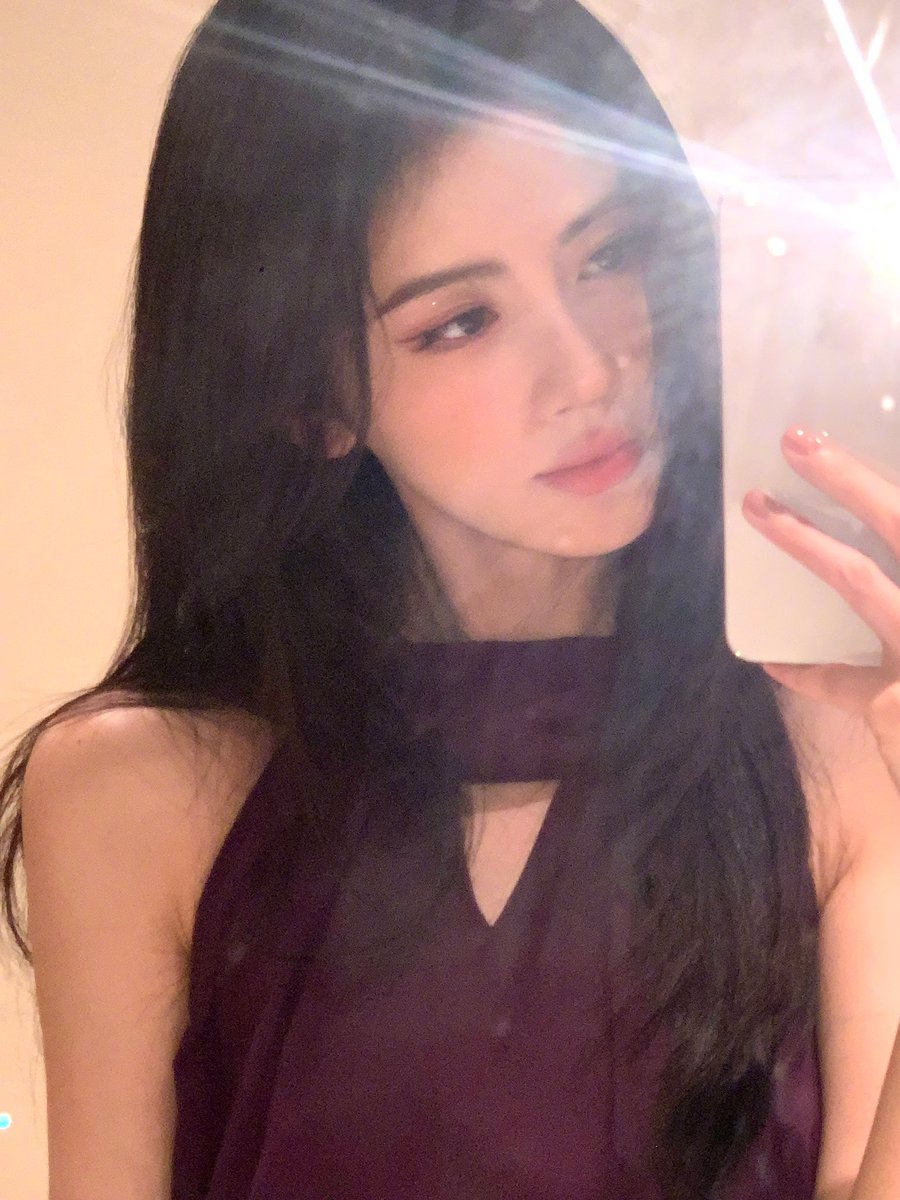 jmngyi's tweet photo. 💋 https://t.co/OZ1pIcIt9c