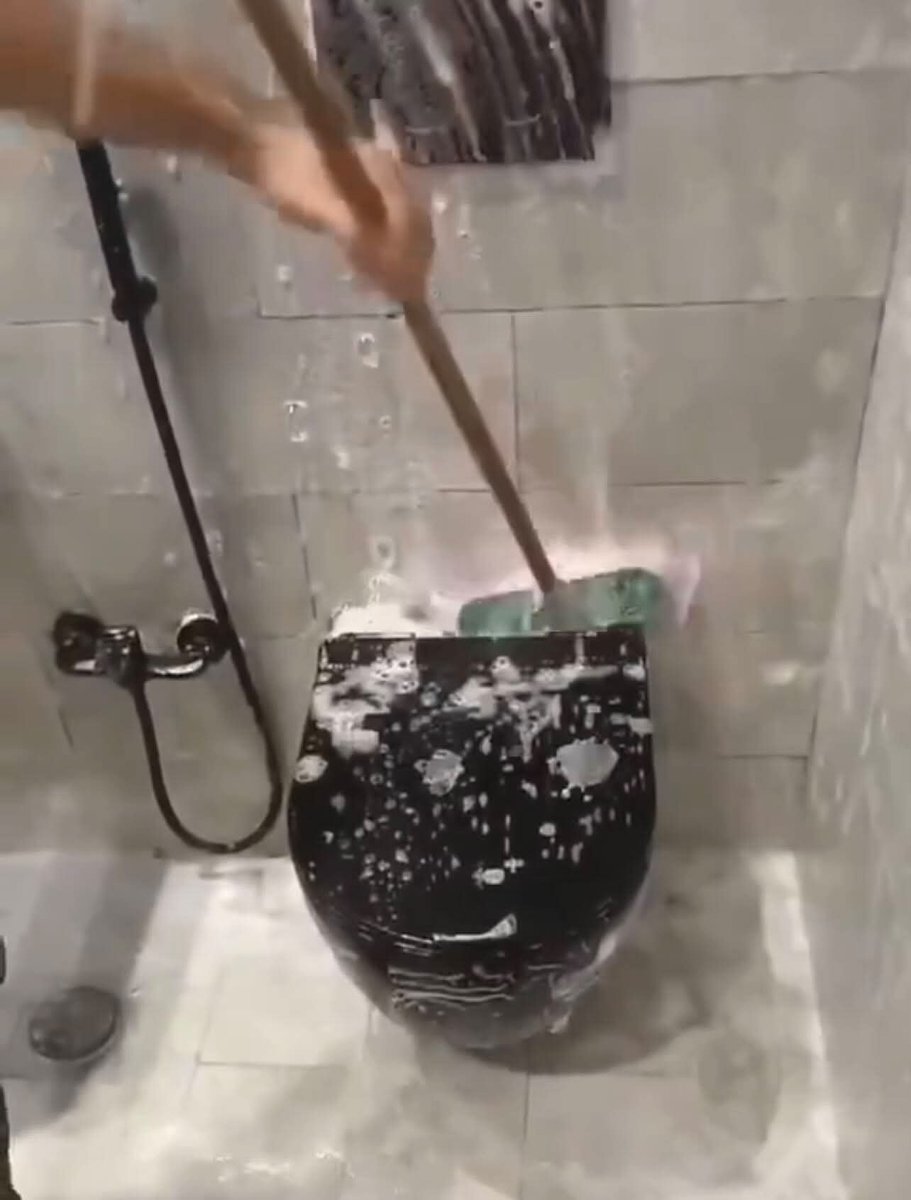 superxshopify's tweet photo. Satisfying banget liatnya 🙏🏻 makasih loh kak udah share video ini.
Kamar mandi bersih, gak bau lagi 😍🛀🚽

Video by Owner https://t.co/y3wdrYGiXp