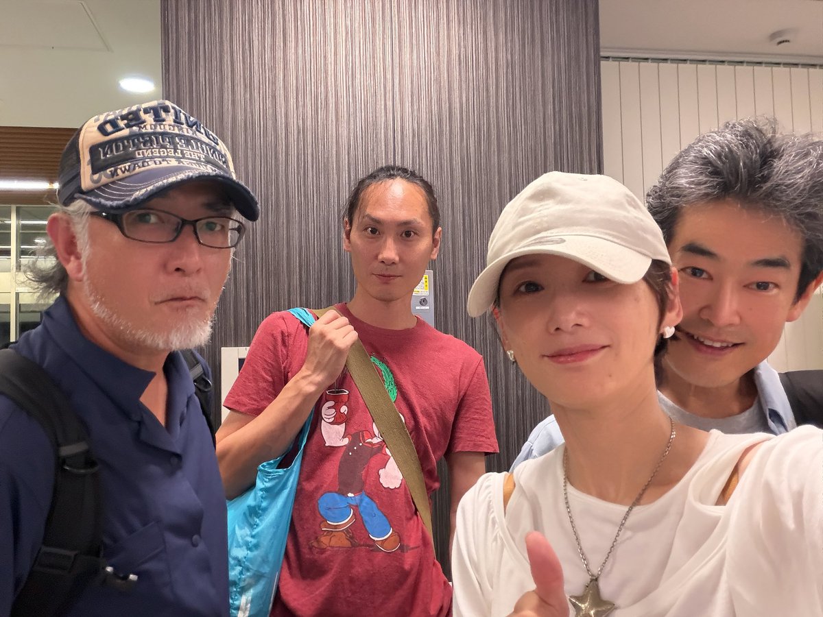 Hakka62749202's tweet photo. 昨日も #つばめ組 #お気に召すまま 稽古❣️ほぼ本役が揃ったせいか演出の仲条さんのおっしゃる“アトモスフィア”を1番感じれた😊暑過ぎて皆んな装いがバカンス🌴になりがち😆ですが、素敵な大人達の座組。是非是非8月公演、お越しくださると嬉しいです🥰

【🎫ご予約⇩】
https://t.co/Obr8Xqk6Bh https://t.co/kZhuPywuVX