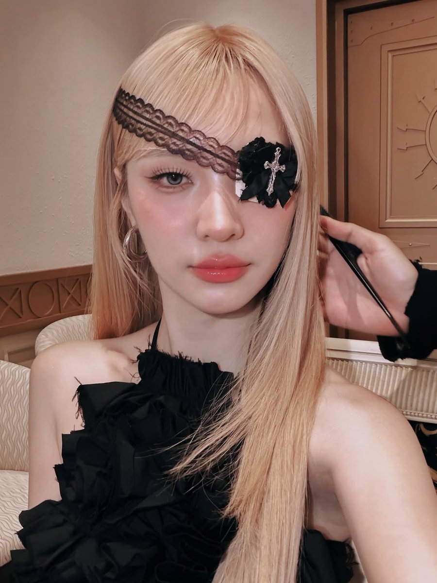 janhaefanpage's tweet photo. [IG POST] Janhae 💜   (1/4)

🖇️ https://t.co/OP82RjduWl

JJJ KPCZ SHINING IN MACAU
#EnemiesWithBenefitsFMinMacau
#JANJINGJING #JANHAE #JANIVERSE https://t.co/5MDBe2uech