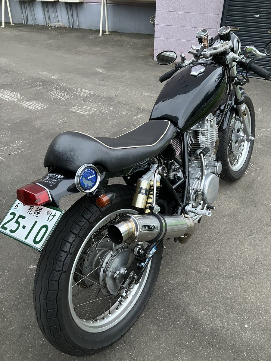 hisaSR400's tweet photo. あっ、そうだ！コウジさんライセンスホルダー修理ありがとうございました😊
無事定位置に付きました。………
画がないので前ので https://t.co/drkAbXHtts