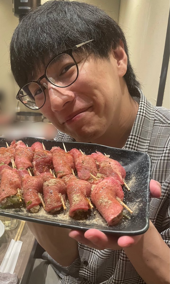 kabuto0617's tweet photo. #オクヤミ
本日も有難うございました。
毎公演クタクタながらも、それよりも楽しさが圧倒的に勝るこの舞台もいよいよ明日でラスト。
この素敵すぎる脚本を、ソリ色満開の演出と共に最後までしっかりお届けします。
明日も変わらずカワナカジマのために奔走します！

大阪で焼肉行った時の祐大を添えて。
このネギタンめちゃ美味かった〜🥩