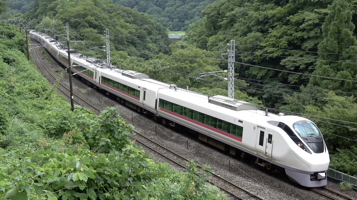 powerskyaccess's tweet photo. 昨日はE657系新潟送り込み回送とGVぐんま水上の撮影へ。
試運転が終わると通常色E657が上越線を走る機会は当面無さそう。
GV-E197系の水上方にはブルーの、高崎方にはホワイトのヘッドマークを掲出。色的に12系の車体色をイメージしているのかも。是非また付けて運転して欲しい。 https://t.co/i7iJREyrhR