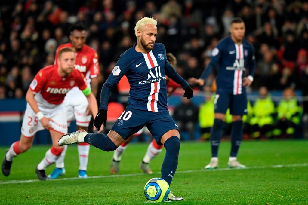 SelecaoTalk's tweet photo. Neymar’s penalty record since changing his technique in 2017:

54 Penalties 
48 Scored
06 Missed
89% success rate https://t.co/dlSmFt1Def