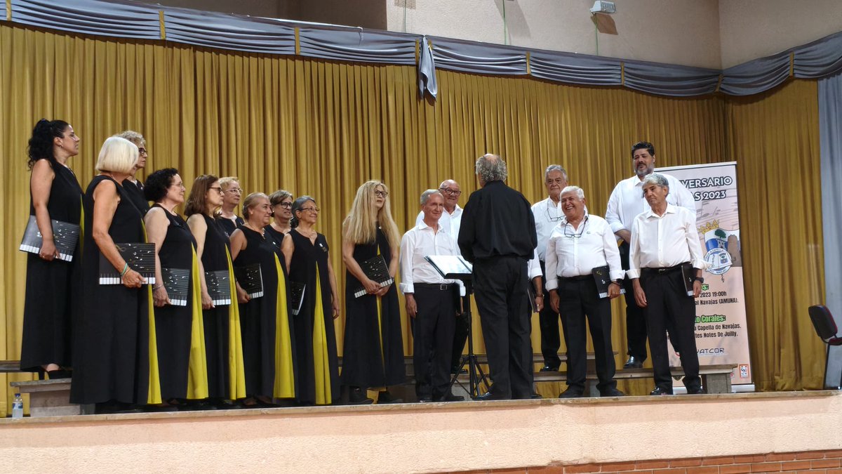 corocantareaude's tweet photo. Seguimos compartiendo la pasión por la música coral y ampliando amistades para siempre, devolviendo la visita a la Coral P. A Capella de Navajas. La música es un puente de unión que permite compartir vivencias únicas. Una enorme alegría al unir tantas voces en una sola armonía. https://t.co/jEUpIfeNTV