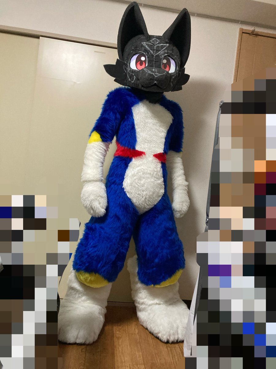 evoluta01's tweet photo. ボディ、尻尾以外は大体完成したぜ！
見た感じ下腹部に詰めたあんこはもうちょい綿を減らしてもいいかもなー
そんでもって頭が少し大きすぎるような気がする…？ https://t.co/UB5md2JoxU