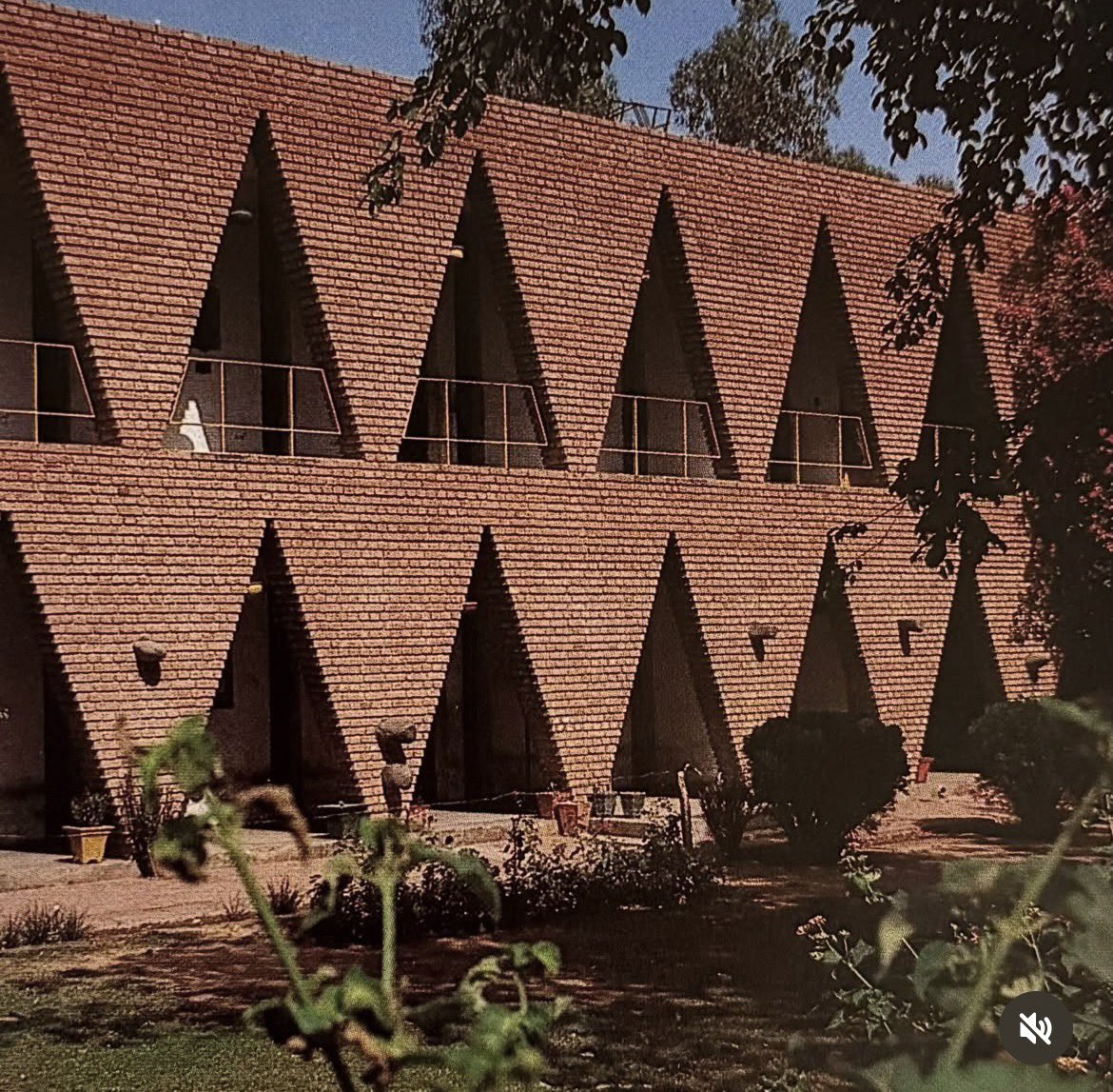 SustainableTall's tweet photo. More brick shading…

Chandigarh Secondary School, India, 1965.

Architect: Jeet Lal Malhotra. Photo by Chris Norton Riley https://t.co/4W4Wna1frQ