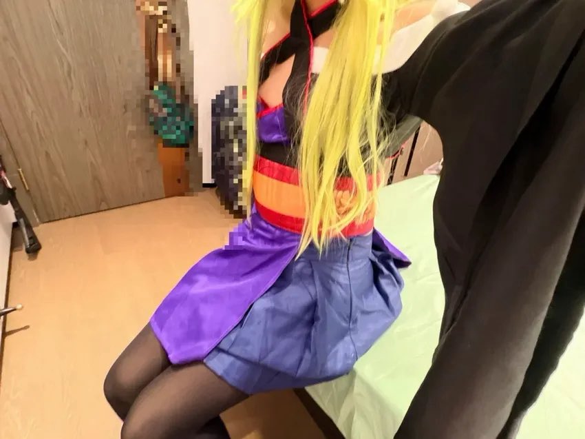 ManamiOfficialX's tweet photo. 想被粗暴地按在床上，狠狠地干到哭出来，可最后只能自己骑在枕头上磨到腿软。 https://t.co/oSH8B8Fgq4