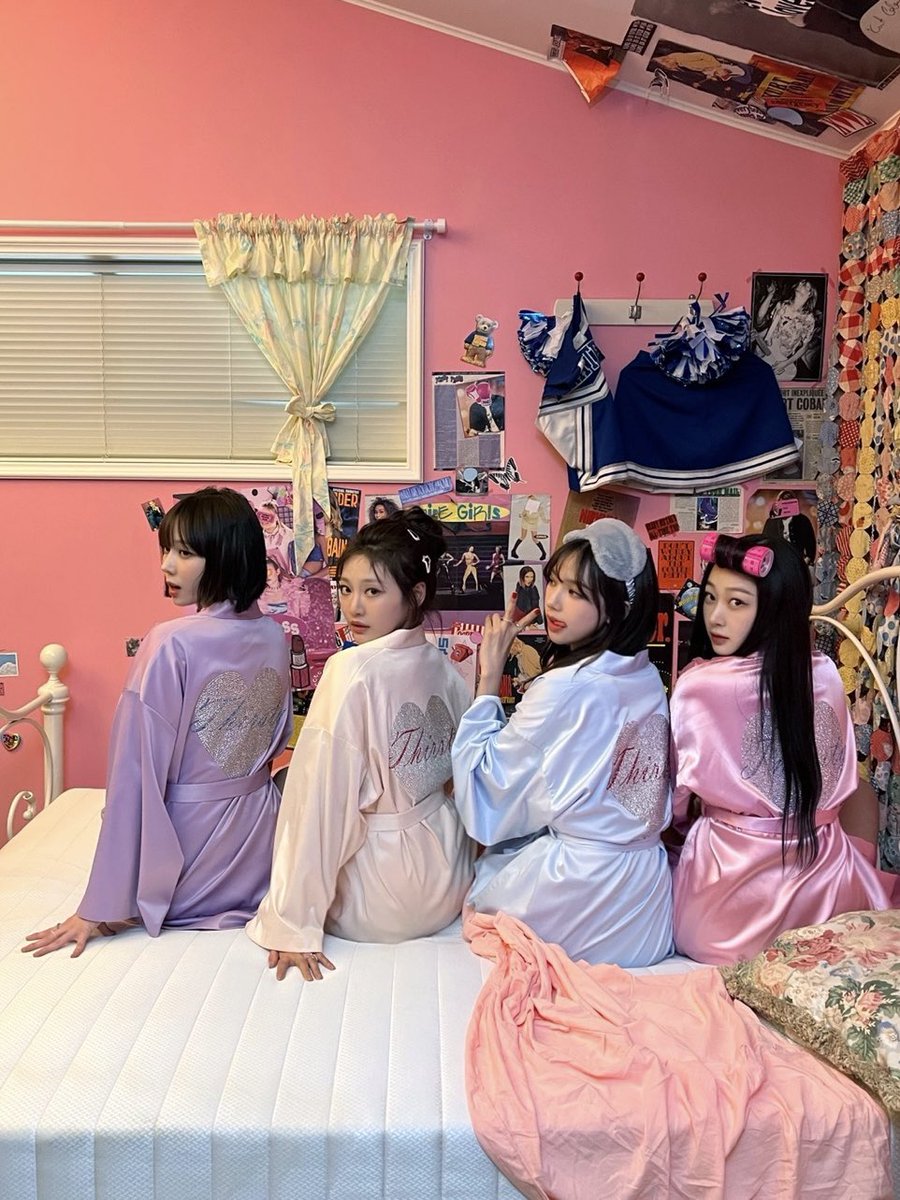 pocoapc's tweet photo. 마이월드 뭐하는앨범이었을까
이러니까 2023에스파는차원이달라병에 걸릴수밖에없고 https://t.co/CDeQkPlINM