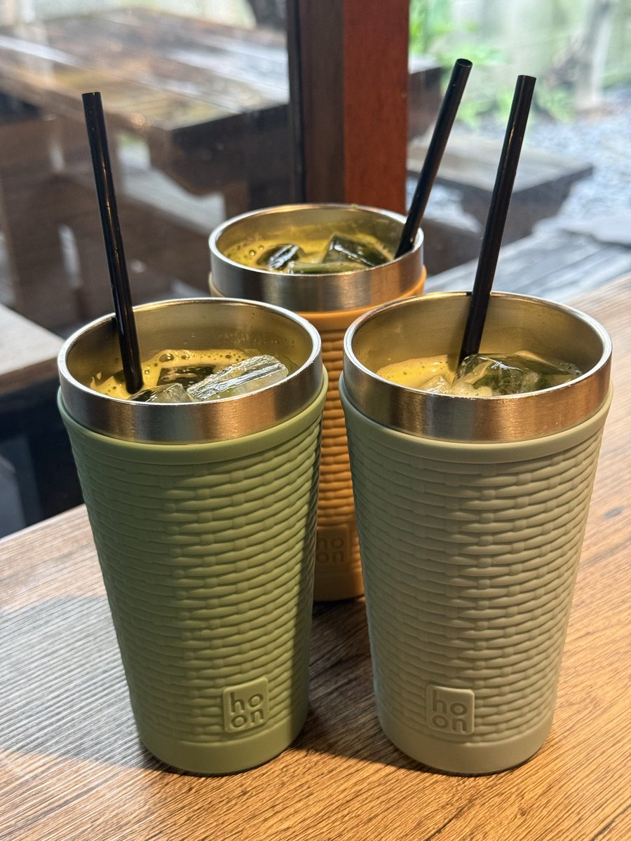 metchamatcha1's tweet photo. 裏参道ガーデンの宇治園で
抹茶の搾りたてモンブランのかき氷と
アイスグリーンティー！🌱
メニュー変わるところで、かき氷今日で最後らしい…！
次からは抹茶ラテや、抹茶アイスにモンブラン
かき氷めっちゃ美味しかった…！🍧
氷ふわふわで、抹茶の味も美味しかった〜
ほうじ茶のも美味しかった！
栗のは練乳多めで甘め〜🌰
グリーンティーは甘さありつつ苦みしっかり目だった
メニュー変わった後も行きたい
#抹茶大好き #抹茶かき氷 #抹茶モンブラン #抹茶和菓子 #抹茶スイーツ #抹茶 #matcha