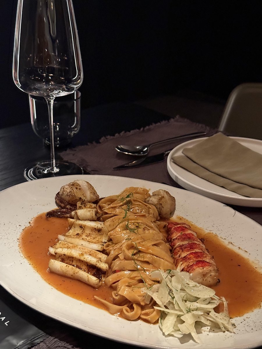 Mo0923v075's tweet photo. Enjoying a leisurely dinner at a stylish Western restaurant during the holidays, with delicate appetizers and seafood pasta, was absolutely delicious. A highly recommended restaurant!😍 https://t.co/sWFxYn0GcJ