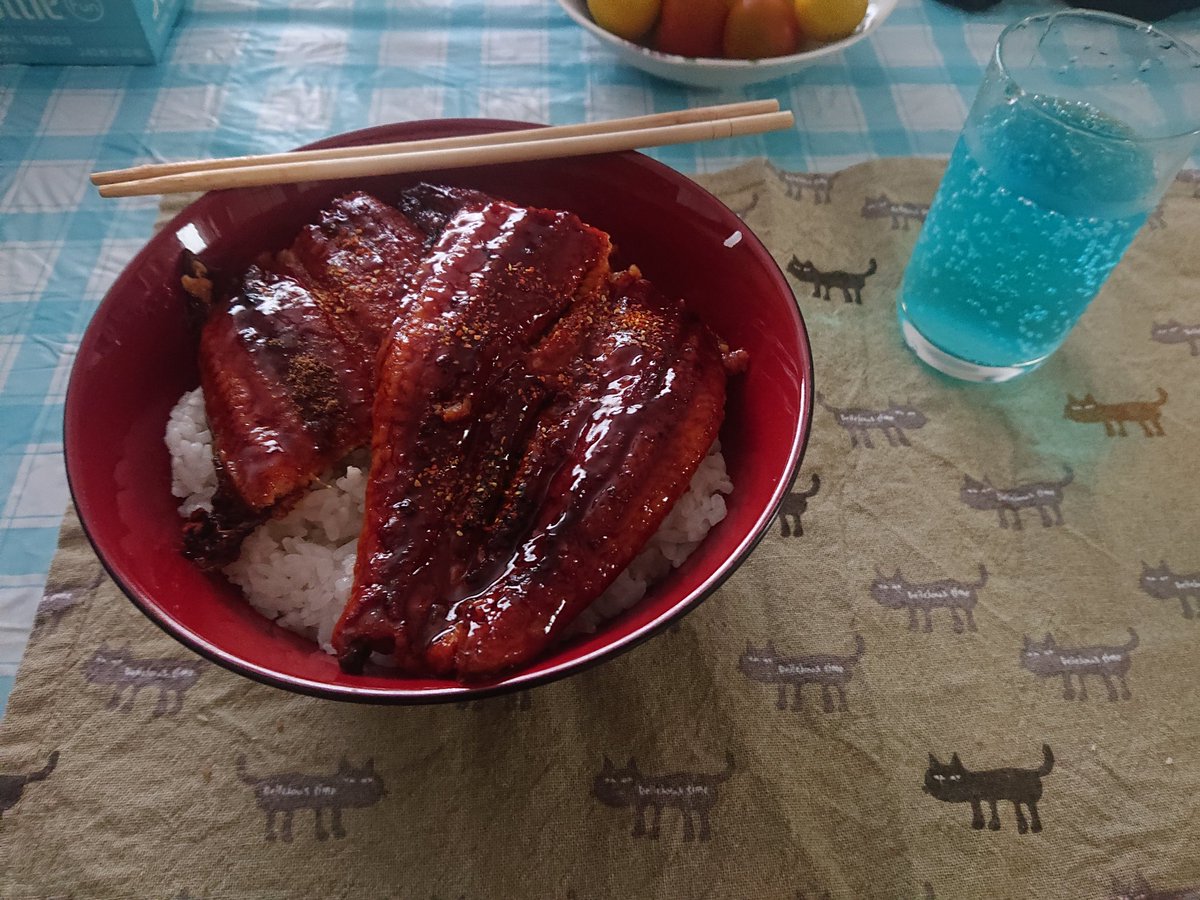 yuutarDASH's tweet photo. 土用の丑の日なので鰻 https://t.co/Zs4tAJ3Nn2
