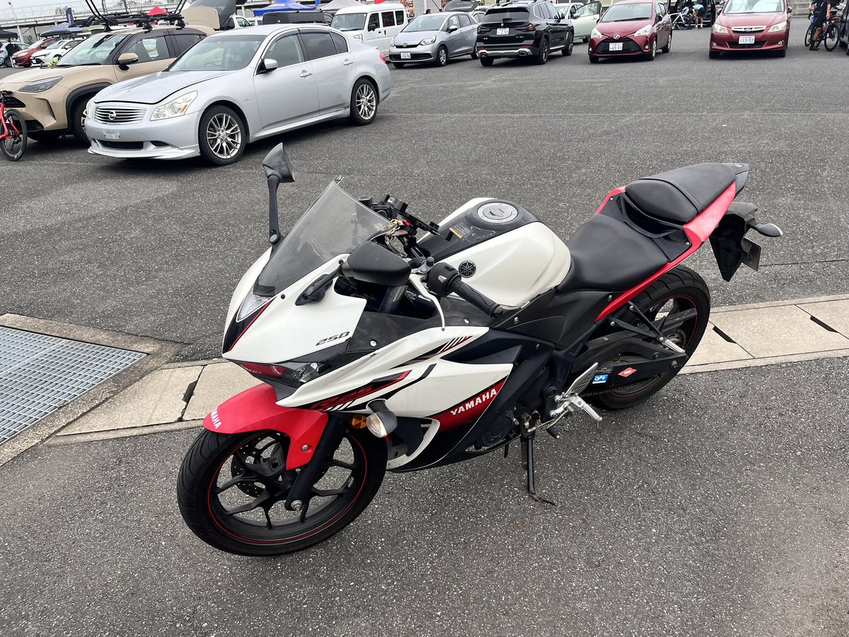 nidanoaka's tweet photo. #バイク売ります
千葉県から
yzf-r25 17万
走行距離3.7万キロ
走る止まる曲がる問題なし 書類あり

関東圏内でしたら往復交通費プラス5000円で運べます https://t.co/m2XKXvOcwK
