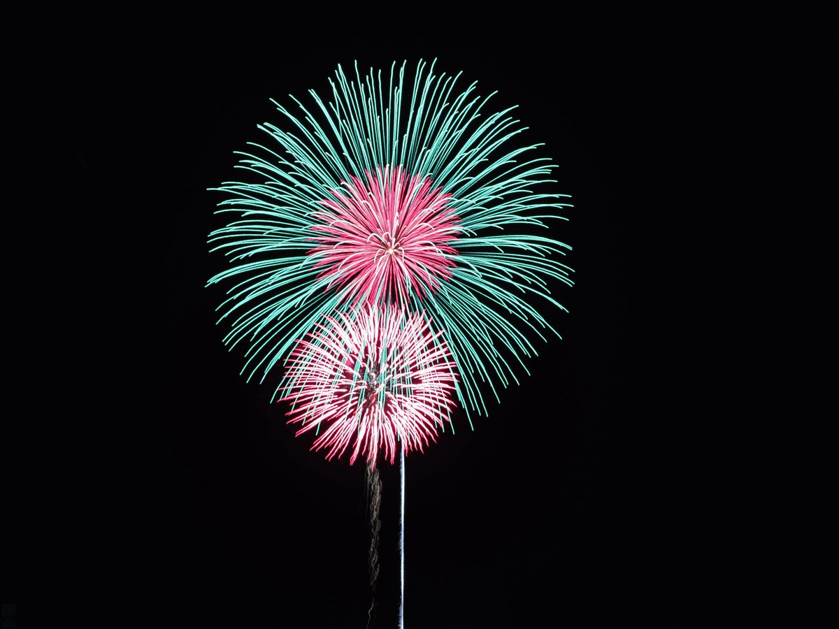 AMoto1120's tweet photo. 昨日の津花火大会の打ち上げ花火を撮影しました。 https://t.co/roq8fqo80i